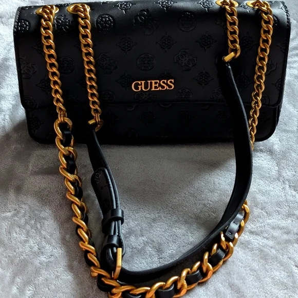 Guess purse - Picture 1 of 7